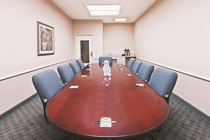 Imagen de los interiores del Hotel Spark By Hilton Houston West Clay Road. Foto 9