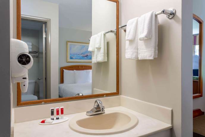 Imagen de la habitación del Hotel Spark By Hilton Mystic Groton. Foto 11