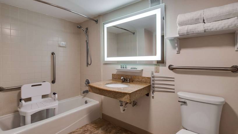 Imagen de la habitación del Hotel Spark By Hilton Williamsburg Historic Area. Foto 11