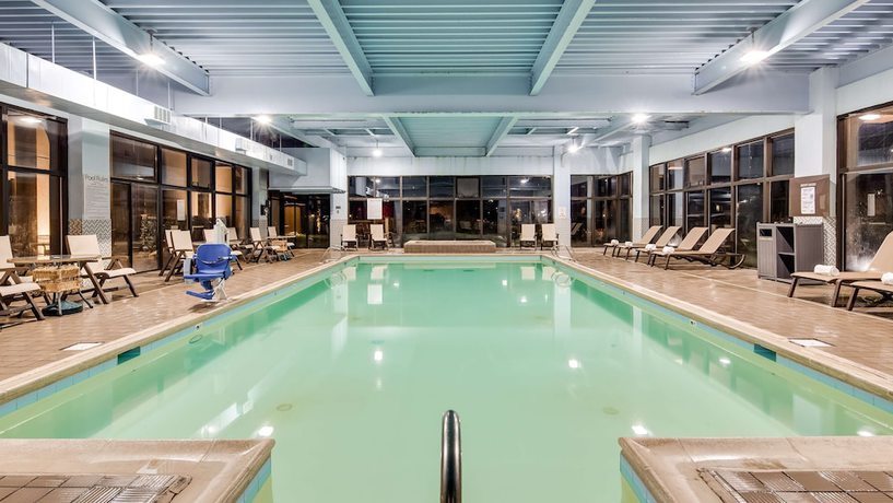 Imagen de la piscina del Hotel Spark By Hilton Williamsburg Historic Area. Foto 19