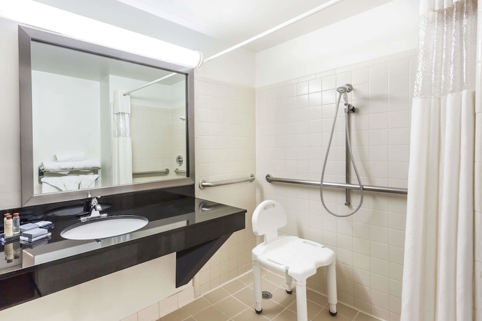 Imagen de la habitación del Hotel Spark By Hilton Winchester. Foto 10