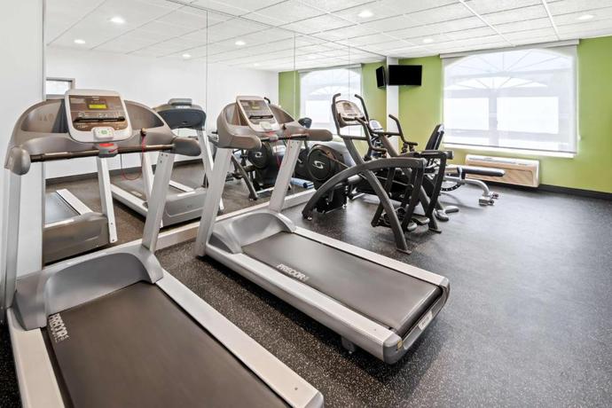 Imagen de los interiores del Hotel Spark By Hilton Woodbridge. Foto 12