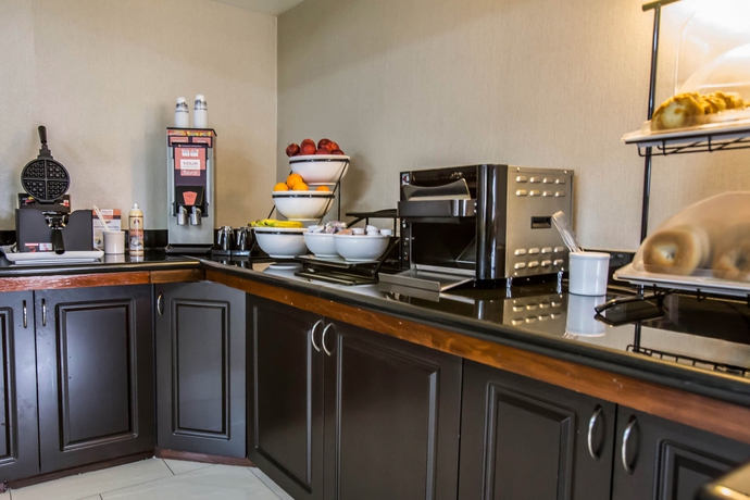 Imagen del bar/restaurante del Hotel Spark Hilton Des Plaines Chicago O'Hare. Foto 1