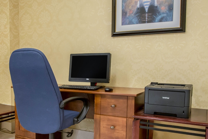 Imagen de la habitación del Hotel Spark Hilton Des Plaines Chicago O'Hare. Foto 9