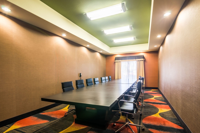 Imagen de los interiores del Hotel Spark by Hilton Amarillo Western Plaza. Foto 11