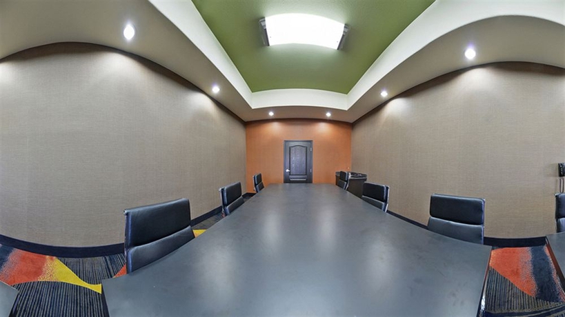 Imagen de los interiores del Hotel Spark by Hilton Amarillo Western Plaza. Foto 14