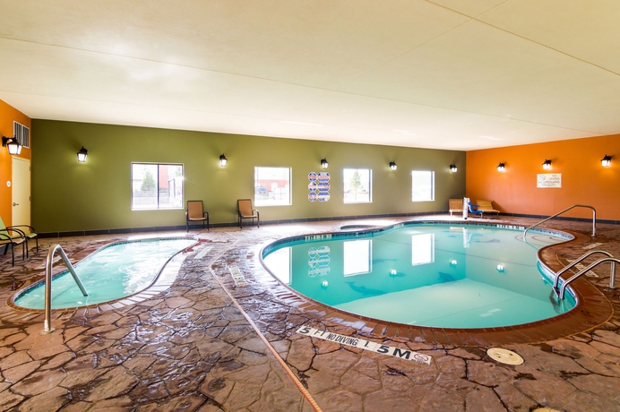Imagen de la piscina del Hotel Spark by Hilton Amarillo Western Plaza. Foto 16