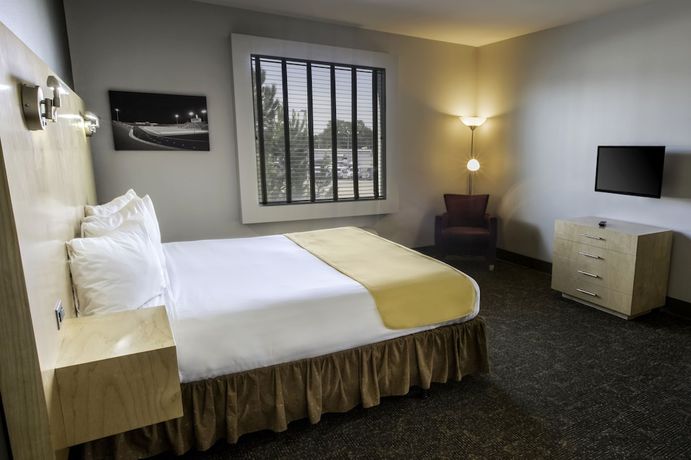 Imagen de la habitación del Hotel Spark by Hilton Artesia. Foto 13