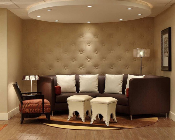 Imagen de los interiores del Hotel Spark by Hilton Atlanta Airport South College Park. Foto 7