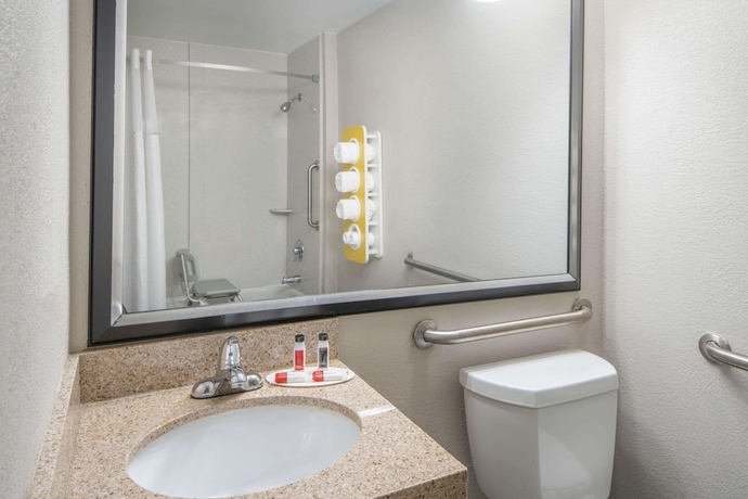 Imagen de la habitación del Hotel Spark by Hilton Atlanta Cumberland Ballpark. Foto 17