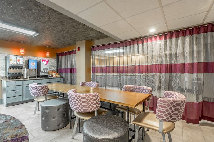 Imagen de los interiores del Hotel Spark by Hilton Chattanooga Downtown. Foto 12