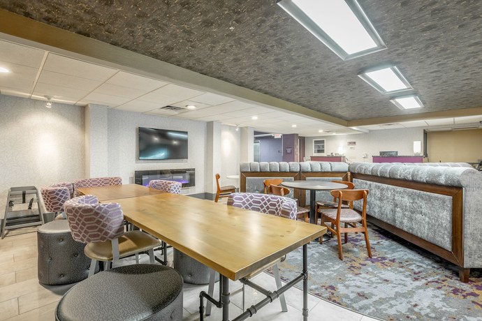 Imagen de los interiores del Hotel Spark by Hilton Chattanooga Downtown. Foto 20