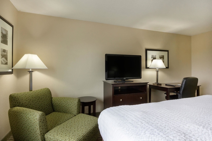 Imagen de la habitación del Hotel Spark by Hilton Cleveland Beachwood. Foto 5