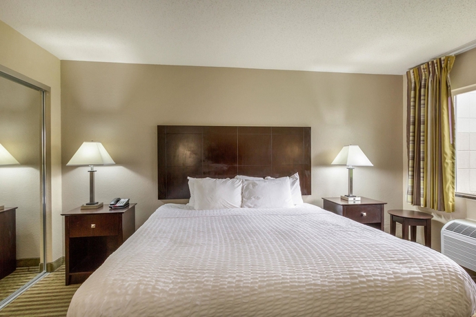 Imagen de la habitación del Hotel Spark by Hilton Cleveland Beachwood. Foto 9
