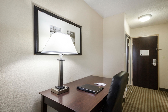 Imagen de la habitación del Hotel Spark by Hilton Cleveland Beachwood. Foto 12
