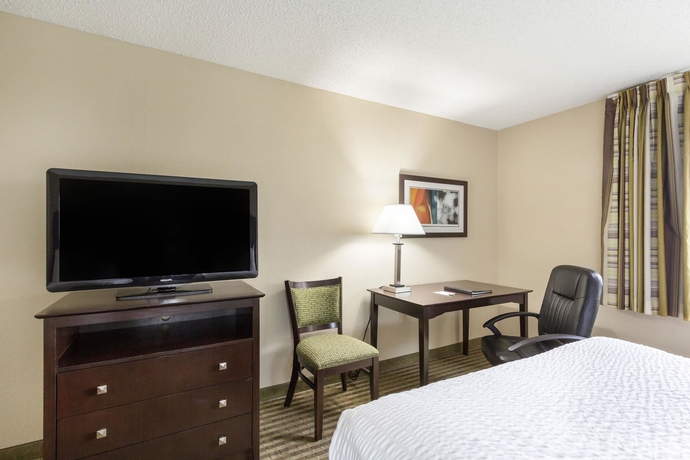 Imagen de la habitación del Hotel Spark by Hilton Cleveland Beachwood. Foto 15
