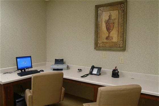 Imagen de los interiores del Hotel Spark by Hilton Commerce, GA. Foto 15