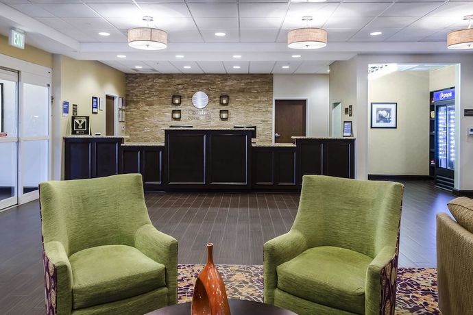 Imagen de los interiores del Hotel Spark by Hilton Dothan. Foto 18
