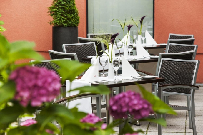 Imagen del bar/restaurante del Hotel Spark by Hilton Essen City Centre. Foto 6