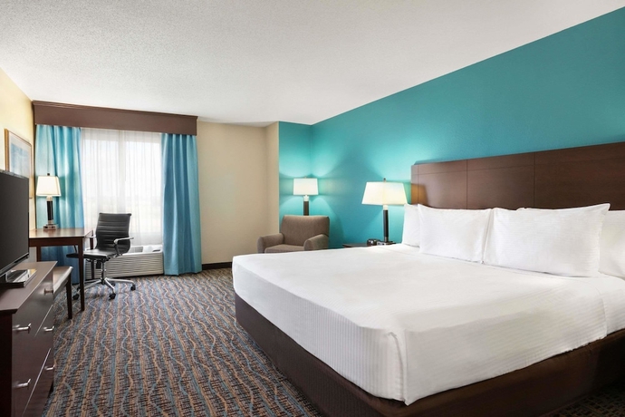 Imagen general del Hotel Spark by Hilton Evansville East, IN. Foto 1