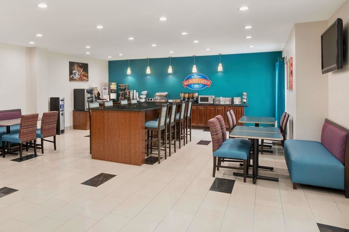Imagen del bar/restaurante del Hotel Spark by Hilton Evansville East, IN. Foto 5