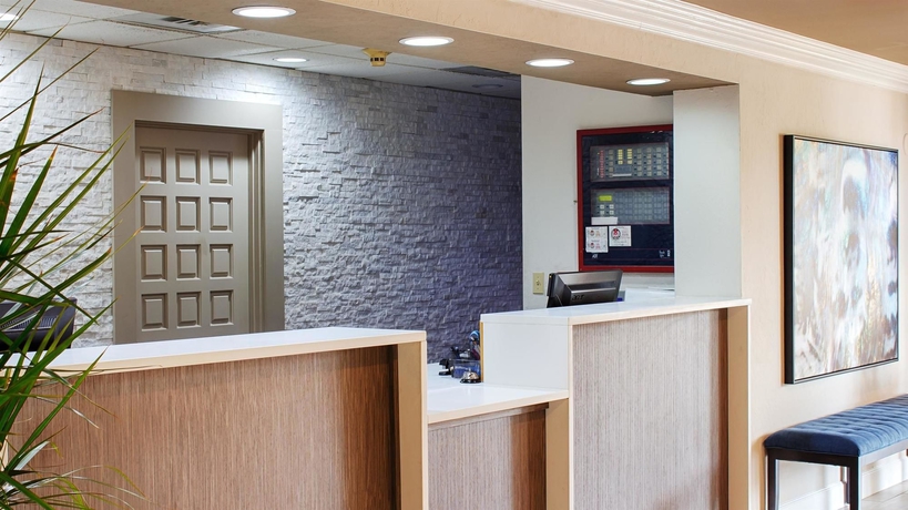 Imagen de los interiores del Hotel Spark by Hilton Fort Myers. Foto 14
