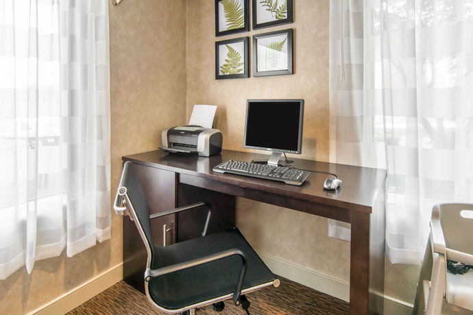 Imagen de los interiores del Hotel Spark by Hilton Fredericksburg Southpoint. Foto 14