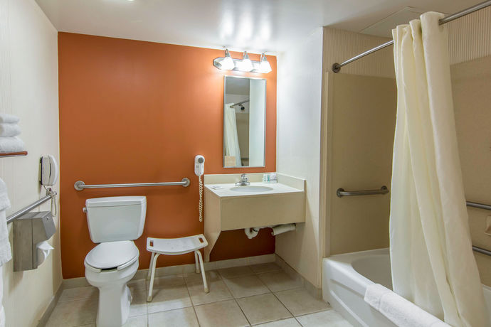 Imagen general del Hotel Spark by Hilton Fredericksburg Southpoint. Foto 1