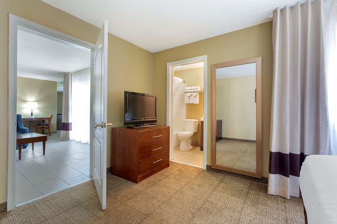 Imagen de la habitación del Hotel Spark by Hilton Glendale Peoria Phoenix North. Foto 12