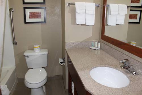 Imagen de la habitación del Hotel Spark by Hilton Grain Valley Kansas City. Foto 6