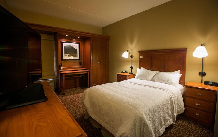 Imagen de la habitación del Hotel Spark by Hilton Green Bay. Foto 11