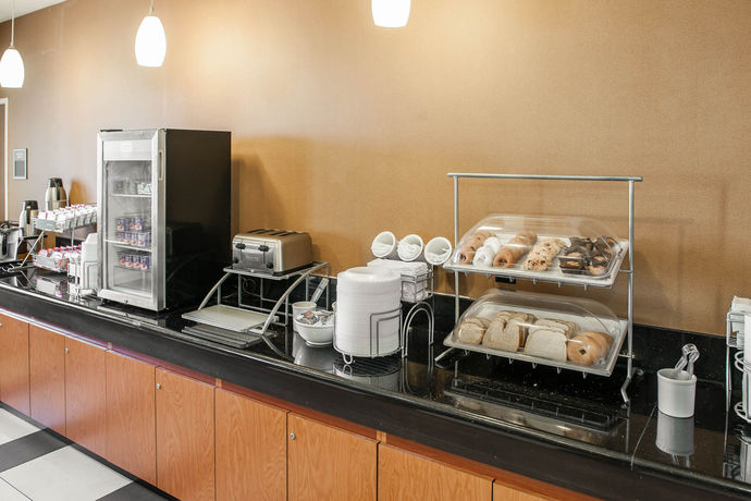 Imagen de los interiores del Hotel Spark by Hilton Indianapolis Northeast Fishers. Foto 15