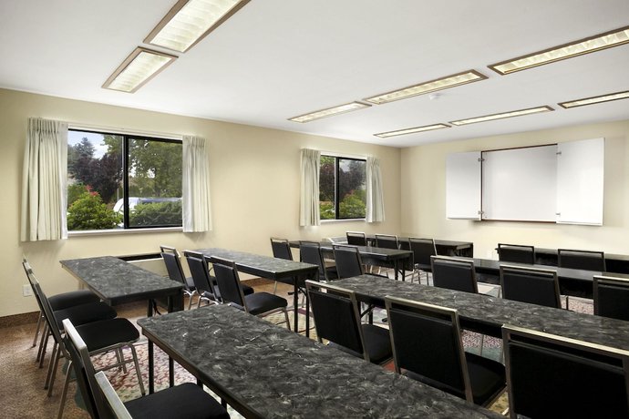 Imagen de los interiores del Hotel Spark by Hilton Kent Seattle. Foto 13