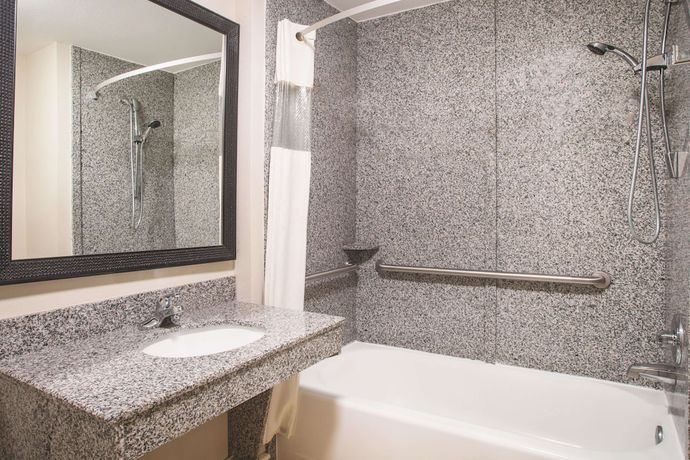 Imagen de la habitación del Hotel Spark by Hilton Kingsland. Foto 6
