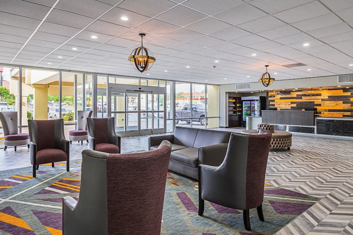 Imagen de los interiores del Hotel Spark by Hilton Knoxville North I-75. Foto 19