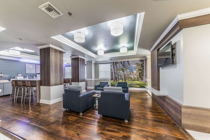 Imagen del bar/restaurante del Hotel Spark by Hilton Lafayette South. Foto 7