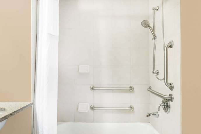 Imagen de la habitación del Hotel Spark by Hilton Lancaster Dutch Country. Foto 11