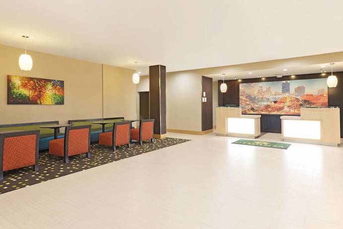 Imagen de los interiores del Hotel Spark by Hilton Little Rock West. Foto 16