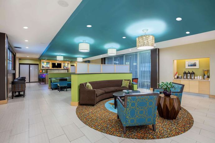 Imagen de los interiores del Hotel Spark by Hilton Little Rock West. Foto 19