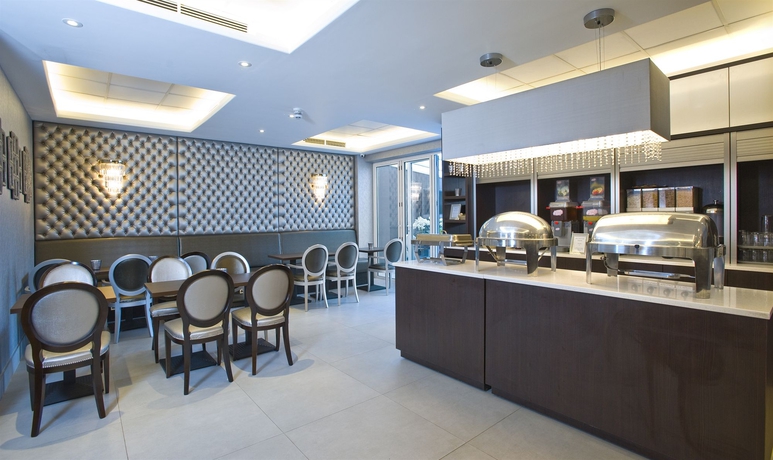 Imagen del bar/restaurante del Hotel Spark by Hilton London Chiswick. Foto 7