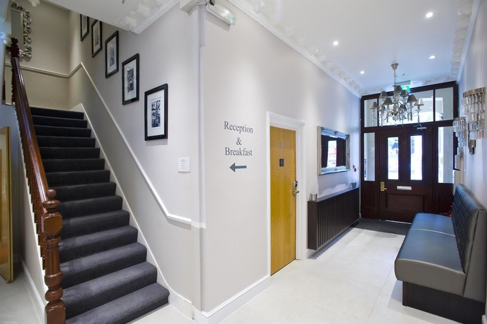 Imagen de los interiores del Hotel Spark by Hilton London Chiswick. Foto 14