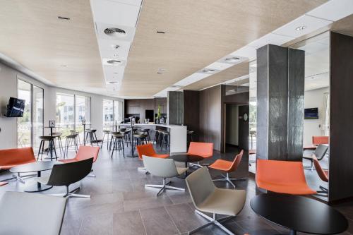Imagen general del Hotel Spark by Hilton Lyon Eurexpo. Foto 2