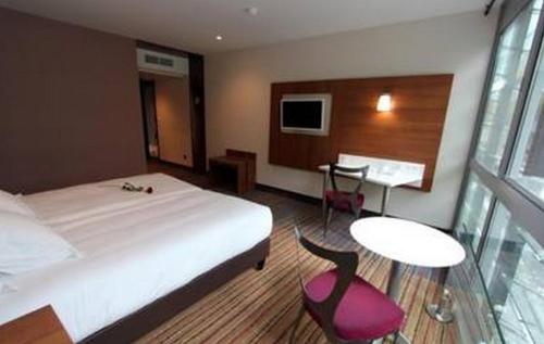 Imagen de la habitación del Hotel Spark by Hilton Lyon Ouest. Foto 6