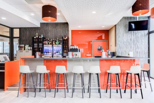 Imagen del bar/restaurante del Hotel Spark by Hilton Lyon Park Saone. Foto 7