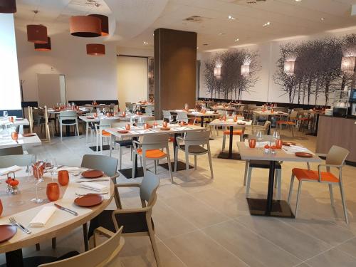 Imagen del bar/restaurante del Hotel Spark by Hilton Lyon Park Saone. Foto 8