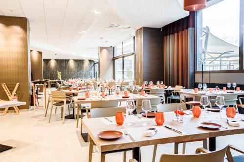Imagen del bar/restaurante del Hotel Spark by Hilton Lyon Park Saone. Foto 9