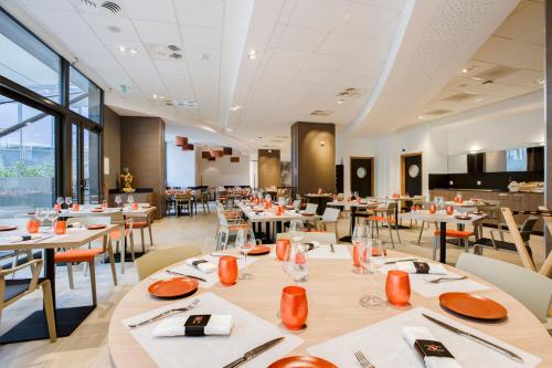 Imagen del bar/restaurante del Hotel Spark by Hilton Lyon Park Saone. Foto 10