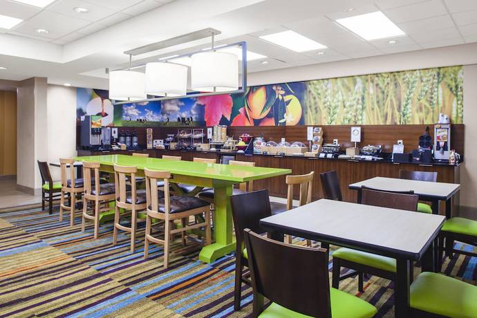 Imagen del bar/restaurante del Hotel Spark by Hilton Macon North. Foto 6