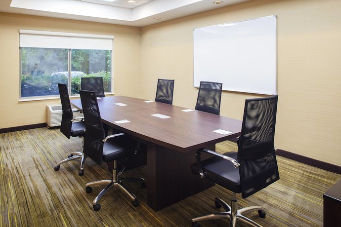 Imagen de los interiores del Hotel Spark by Hilton Macon North. Foto 16