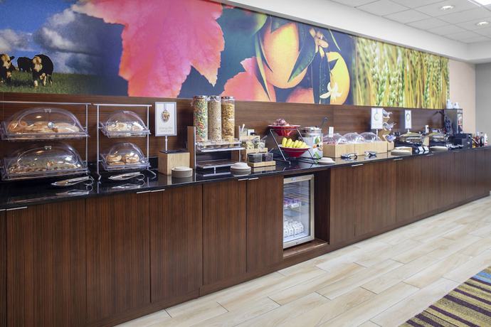 Imagen del bar/restaurante del Hotel Spark by Hilton Macon North. Foto 7